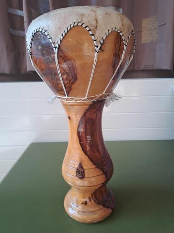 Afrikaanse djembe beschikbaar voor biedingen