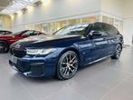 BMW 5 Serie 520 dA MHEV * GARANTIE + PACK M + LED + GPS PRO, Auto's, Automaat, 4 cilinders, Blauw, 2470 kg