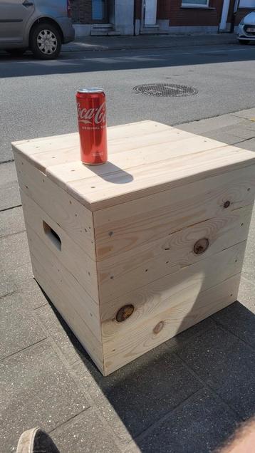 Zitblokken/lounge tafeltje beschikbaar voor biedingen
