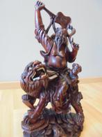 Antiek chinees houtsnijwerk met jongen en leeuw gesigneerd, Antiek en Kunst, Ophalen of Verzenden