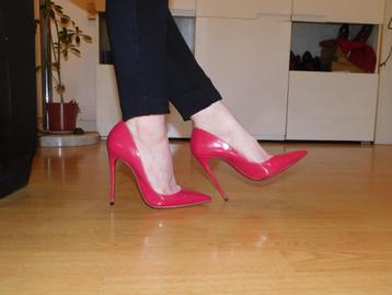 escarpins Christian Louboutin beschikbaar voor biedingen