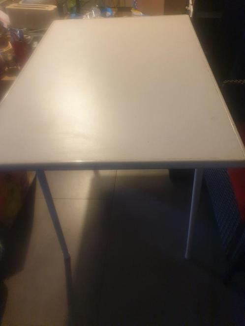 Te koop stevige tafel met inklapbare poten !!, Huis en Inrichting, Bureaus, Zo goed als nieuw, Bureau, Ophalen