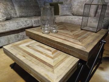 Set van 2 vierkante salontafels / bijzettafels 70x70 & 80x80 beschikbaar voor biedingen