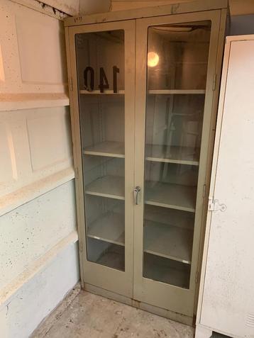 antieke retro militaire apotheek kast, Ophalen
