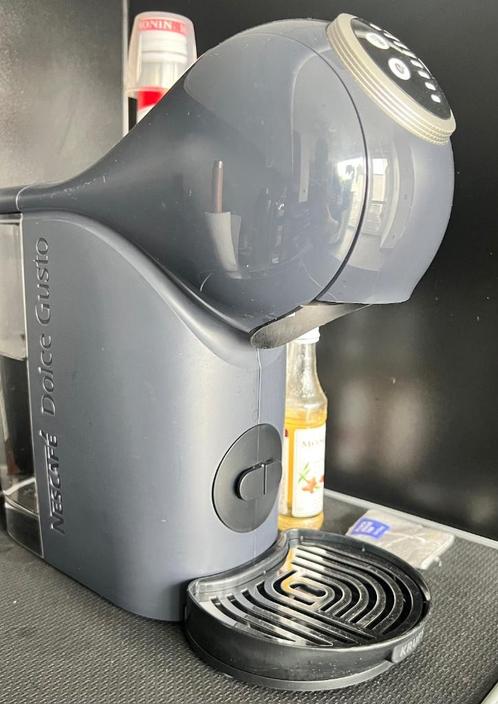 Krups nescafé Dolce Gusto Genio S plus + rekje cups, Elektronische apparatuur, Koffiezetapparaten, Gebruikt, Koffiepads en cups