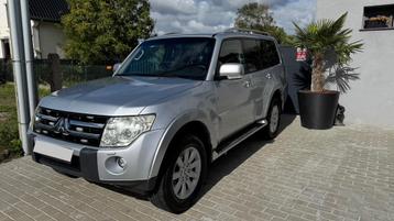 Mitsubishi pajero 7 place 3.2 DID Utilitaires AUTOMATIQUE beschikbaar voor biedingen