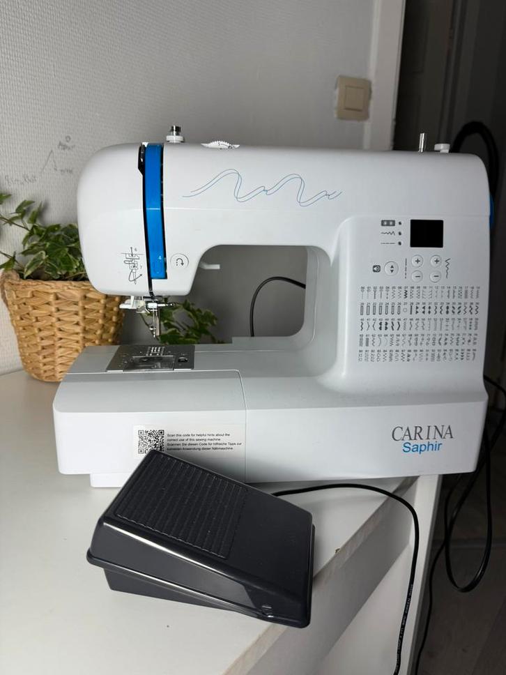 Machine à coudre - Carina Saphir, Hobby & Loisirs créatifs, Machines à coudre & Accessoires, Comme neuf, Machine à coudre, Enlèvement