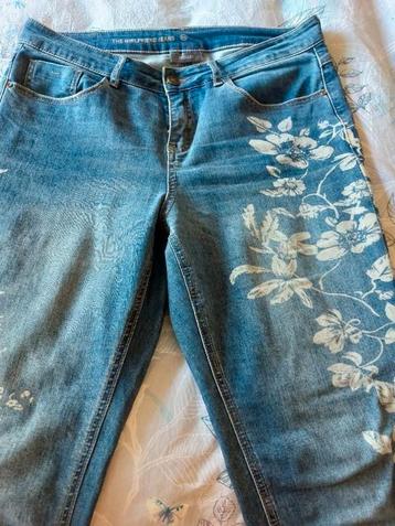 2 jeansbroeken mt 42 beschikbaar voor biedingen