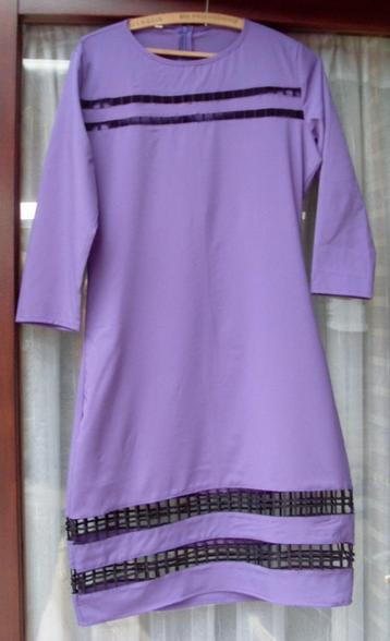Paars kleedje maat S/M beschikbaar voor biedingen