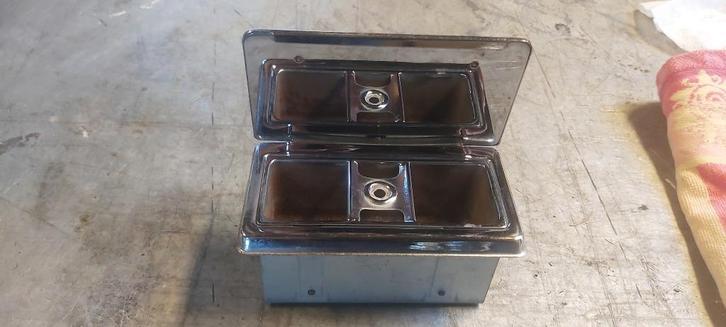 Cendrier ancien Ferrari Dino 208/308 GT Astray, Autos : Pièces & Accessoires, Habitacle & Garnissage, Ferrari, Enlèvement ou Envoi