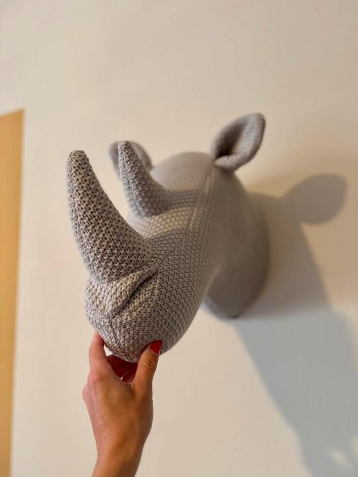 Wanddecoratie neushoorn grijs gehaakt., Kinderen en Baby's, Speelgoed | Knuffels en Pluche, Zo goed als nieuw, Ophalen of Verzenden