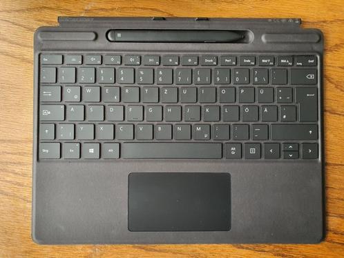 Microsoft Surface Pro Signature Keyboard met Slim Pen, Informatique & Logiciels, Claviers, Utilisé, Qwerty, Filaire, Repliable