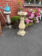 Betonnen zuiltjes, Ophalen, Zo goed als nieuw