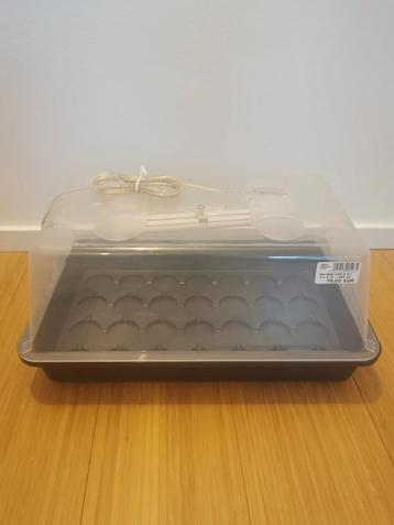 Mini serre avec eclairage beschikbaar voor biedingen