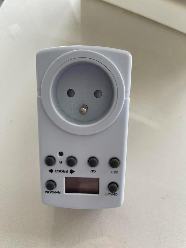 Chacon digitale schakelklok 20 programma's wit, Doe-het-zelf en Bouw, Elektriciteit en Kabels, Zo goed als nieuw, Ophalen of Verzenden