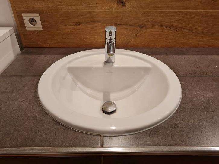 2 identieke Villeroy Boch inbouw wastafels lavabo, Huis en Inrichting, Badkamer | Badkamermeubels, Gebruikt, Ophalen