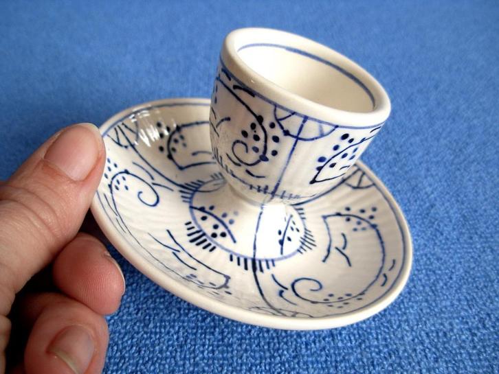 Copenhague eierdopje op schaal van Boch, Antiek en Kunst, Antiek | Servies los, Ophalen of Verzenden