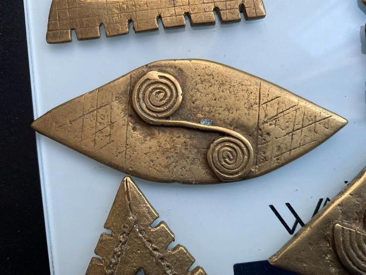 10 poids géométriques en laiton doré s17, Antiquités & Art, Art | Art non-occidental, Enlèvement ou Envoi