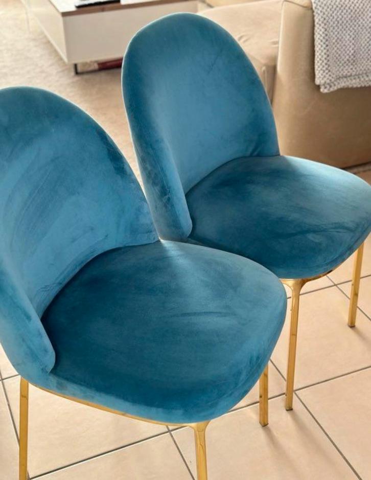2 turkooisblauwe AMPM fluwelen stoelen, Huis en Inrichting, Fauteuils, Zo goed als nieuw, Metaal, Minder dan 50 cm, Minder dan 75 cm