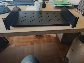 2U serverrackplank beschikbaar voor biedingen