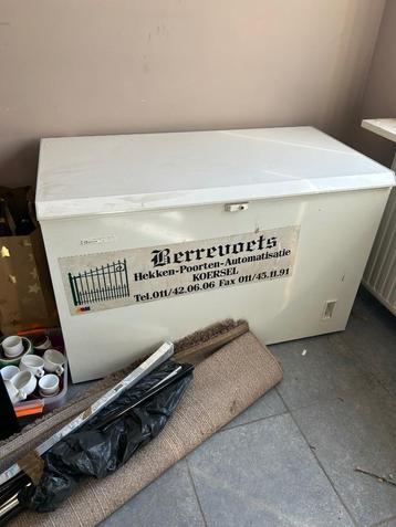 Gratis diepvries, Elektronische apparatuur, Vriezers en Diepvrieskisten, Ophalen, Gebruikt, Vrijstaand, Vrieskist