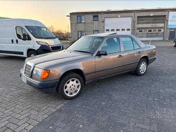 MERCEDES 230E 2.3 BENZINE, Auto's, Mercedes-Benz, Automaat, 2300 cc, Bedrijf, 5 zetels