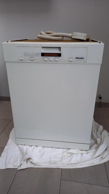 Miele G5500 SC met besteklade - defect beschikbaar voor biedingen