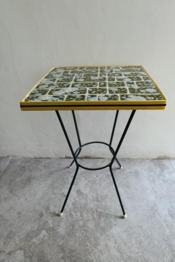 Vintage tafel tafeltje metaal mozaiek tegeltjes groen