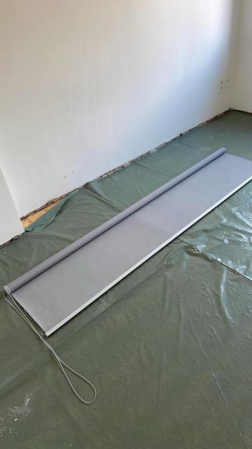 Verduisterende rolgordijn 230 cm breed beschikbaar voor biedingen