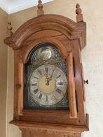 Handgemaakte staande klok in oude Franse eik, Antiek en Kunst, Antiek | Klokken, Ophalen