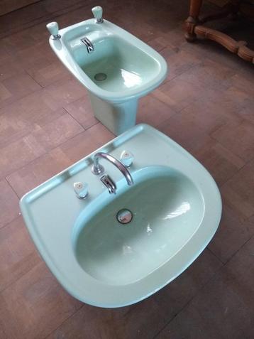 Groene Bidet jaren 60 - retro met porseleinen kranen beschikbaar voor biedingen