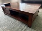 Robuuste koloniale salontafel –Massief hout met rotan detail, Enlèvement, Utilisé, Avec tiroir(s), 50 à 75 cm