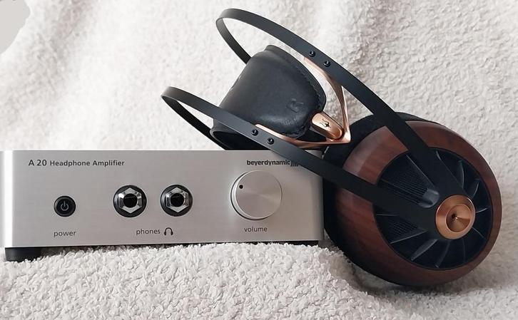 Hoofdtelefoonversterker Beyerdynamic  A20, Audio, Tv en Foto, Versterkers en Ontvangers, Zo goed als nieuw, Overige merken, Ophalen of Verzenden