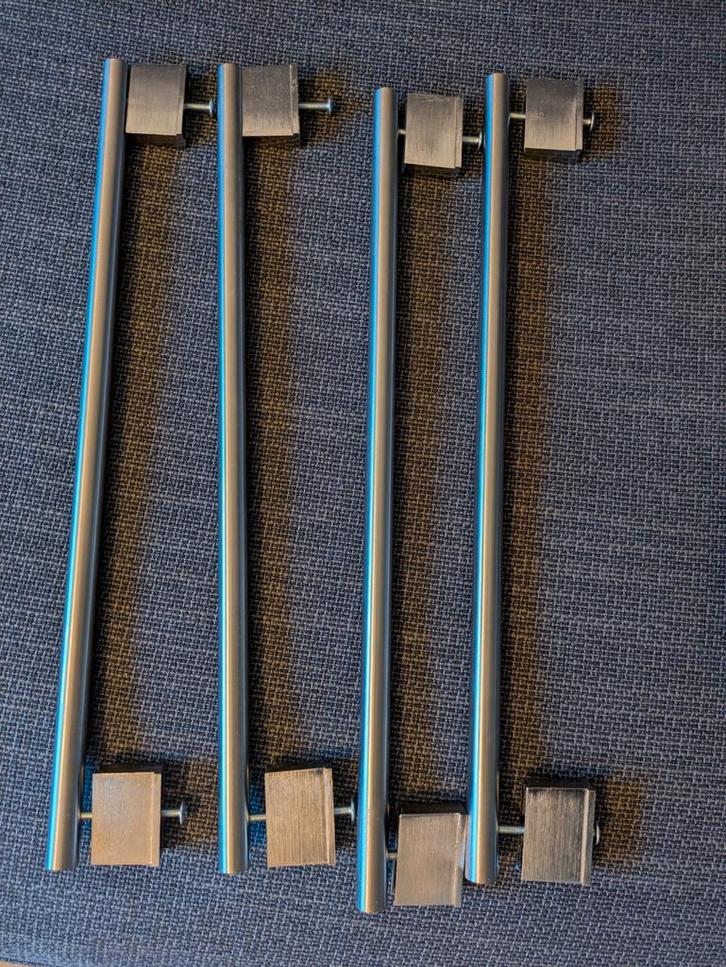 4 Ikea Vinna handgrepen 357mm €2/stuk, Huis en Inrichting, Kasten | Kleerkasten, Zo goed als nieuw, Ophalen