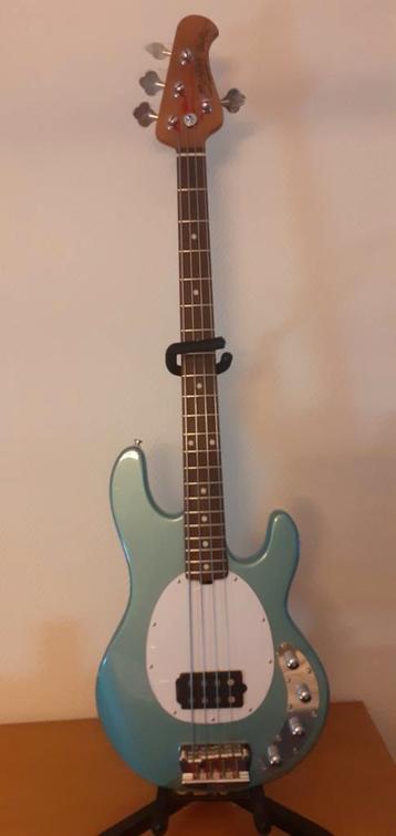 Sterling van Musicman Stingray RAY34 beschikbaar voor biedingen