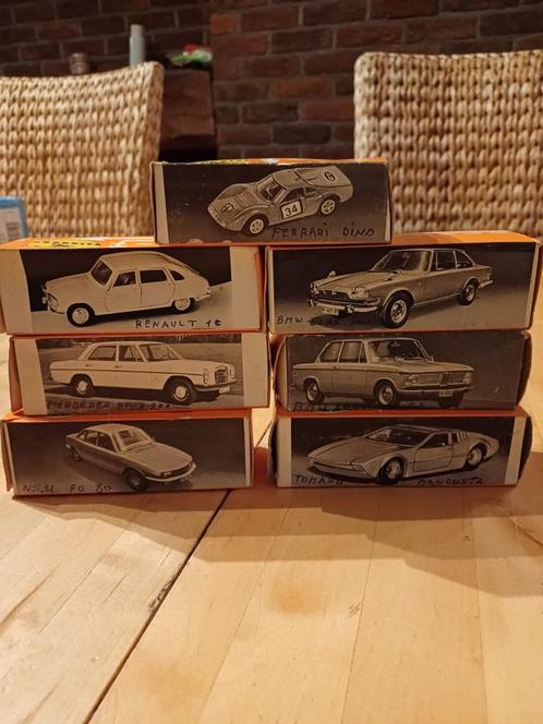 Lot van 250 auto's (waarvan 100 in gesloten verpakking), Hobby en Vrije tijd, Modelauto's | Overige schalen, Zo goed als nieuw