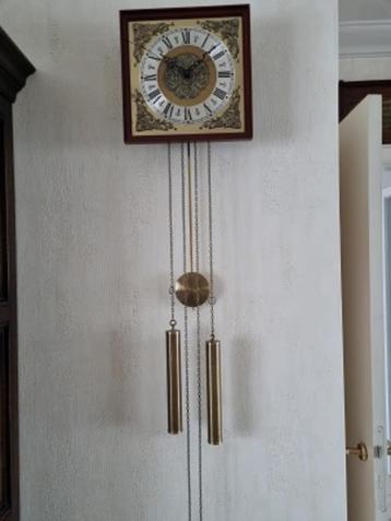 hangklok met slinger beschikbaar voor biedingen