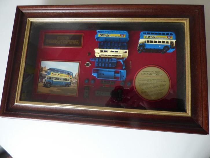 Gisteren Zeldzame dubbeldekkermodelbus van Leyland, Hobby en Vrije tijd, Modelauto's | 1:43, Zo goed als nieuw, Bus of Vrachtwagen