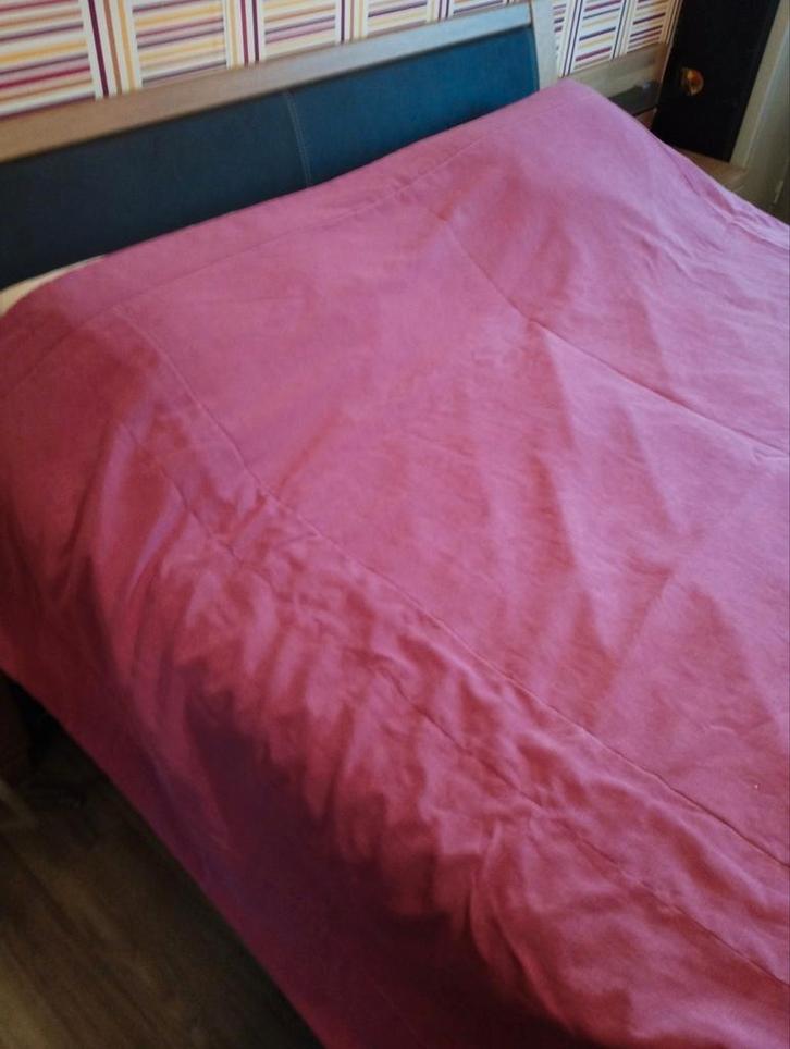 Couvre lit rose, Huis en Inrichting, Slaapkamer | Beddengoed, Roze