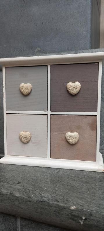 Leuk mini opbergkastje 25/25/10 beschikbaar voor biedingen