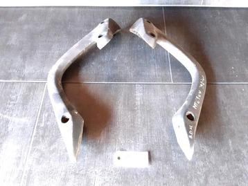 NT650V 1998 - 2001 Honda Beugel D1-55563 beschikbaar voor biedingen