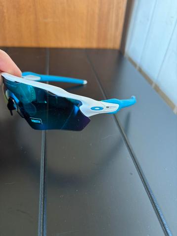 Oakley youth bril beschikbaar voor biedingen