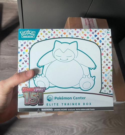 151 Pokémon Center Elite Trainer Box - US Exclusive, Hobby en Vrije tijd, Verzamelkaartspellen | Pokémon, Nieuw, Boosterbox, Verzenden