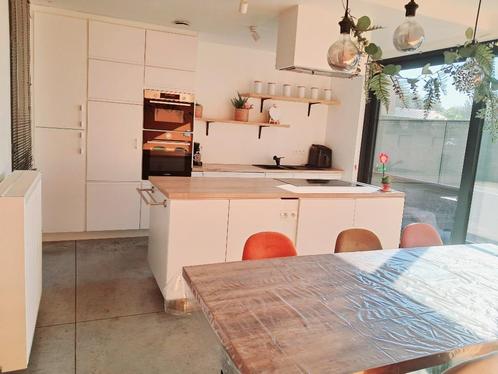 Keuken, Huis en Inrichting, Keuken | Complete keukens, Gebruikt, Wit, Hout, Greeploos, Met kookeiland, Ophalen