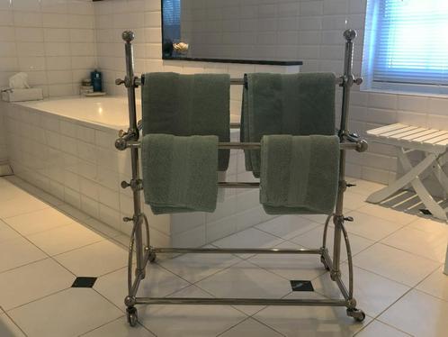 Handoekhouder en cosmeticaspiegel, Huis en Inrichting, Badkamer | Badtextiel en Accessoires, Gebruikt, Handdoekenrek, Ophalen