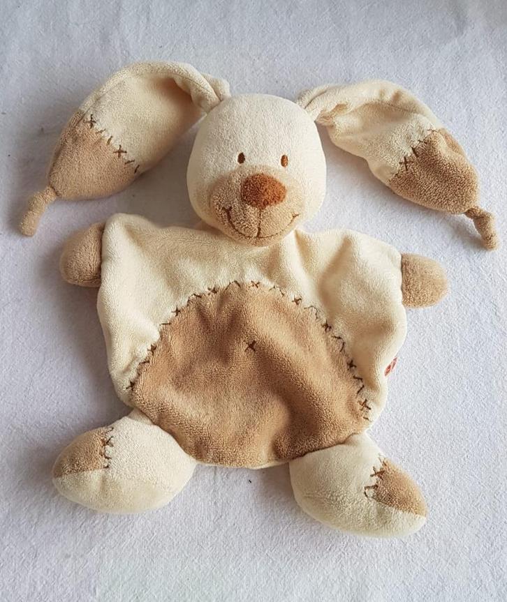 babydoekje hond licht bruin 21L 16B, Kinderen en Baby's, Speelgoed | Knuffels en Pluche, Zo goed als nieuw, Hond, Ophalen of Verzenden