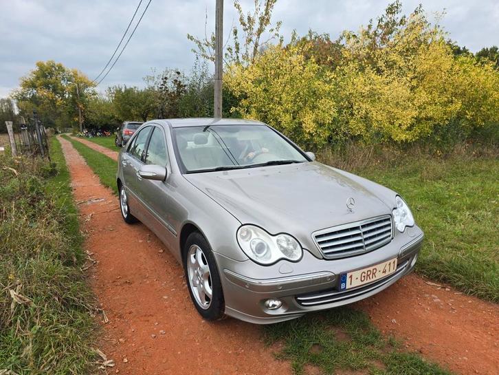 Mercedes C180 Kompressor 2006 — Benzine Euro 4 — LPG, Auto diversen, Handleidingen en Instructieboekjes, Ophalen