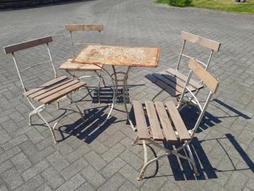 Antiek decoratief tuinsetje metalen bistrostoelen + tafel beschikbaar voor biedingen