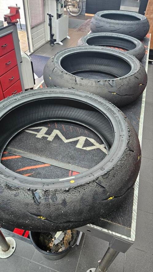 Gebruikte circuit banden Bridgestone R11 + Dunlop D212, Motoren, Onderdelen | Merk-onafhankelijk, Ophalen of Verzenden