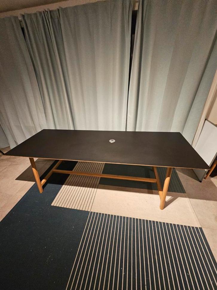 Hay frame tafel 250lx90bx75h zwart  topblad linoleum, Huis en Inrichting, Tafels | Eettafels, Eikenhout, Ophalen